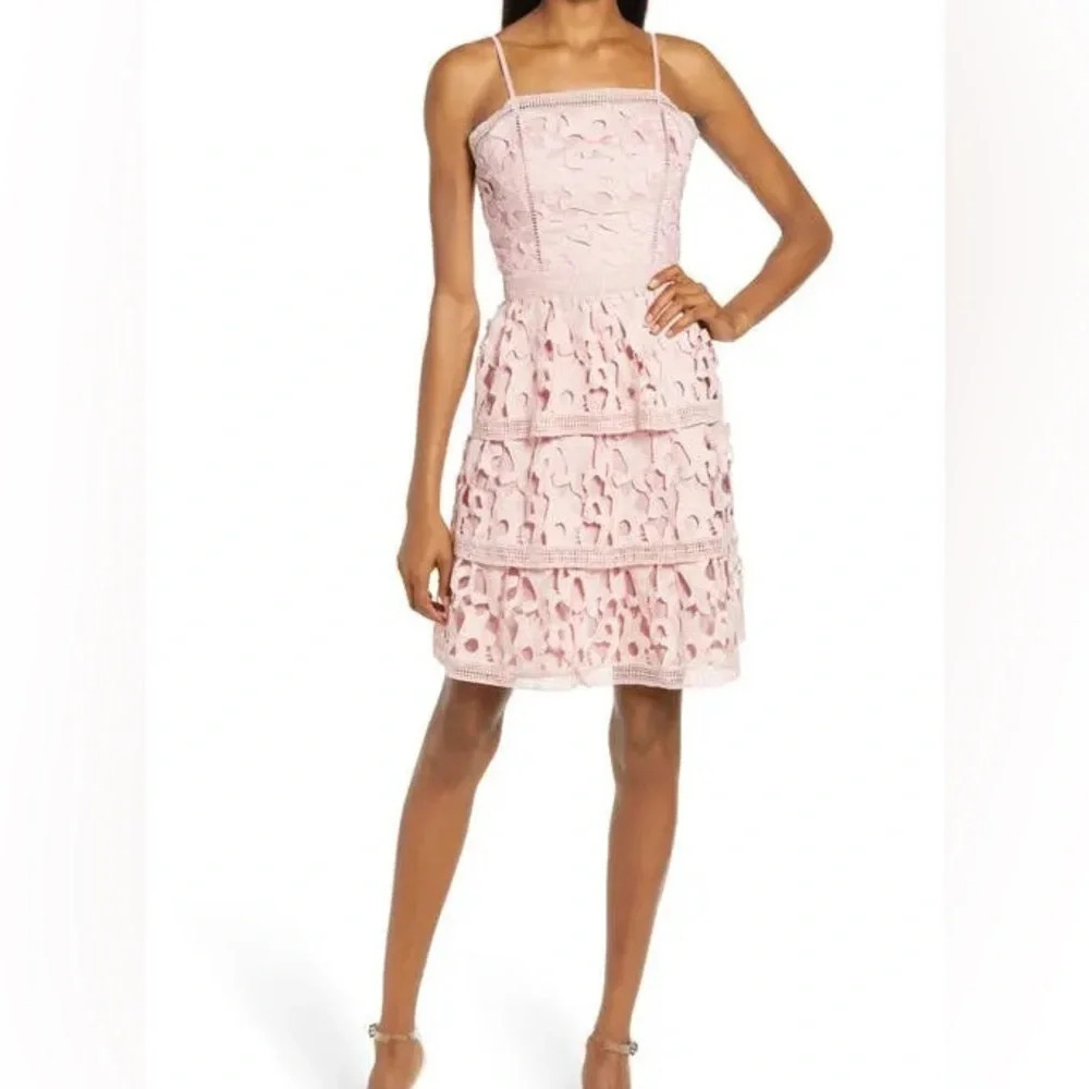 CHI CHI LONDON NWOT Tiered Ruffle Crochet Lace Dress size 8